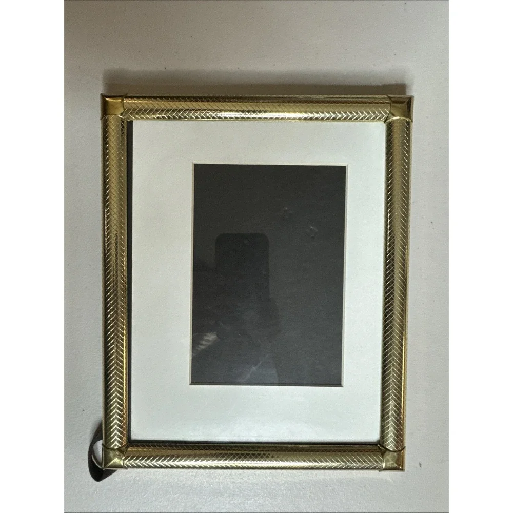 Philip Whitney RIbbed Gold Tone Metal PICTURE FRAME  Ornate Corners 8x10 Photo